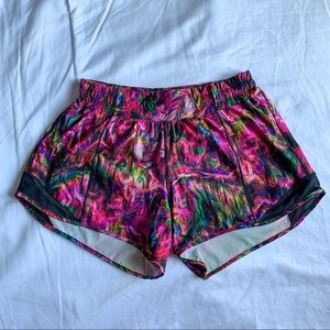 LULULEMON Hotty hot shorts (Size 6)